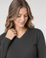 StringKing Women's Pima Jersey Long Sleeve V-Neck Tee - Sharp Fit, Peat, Collar Shoulder - Human Model